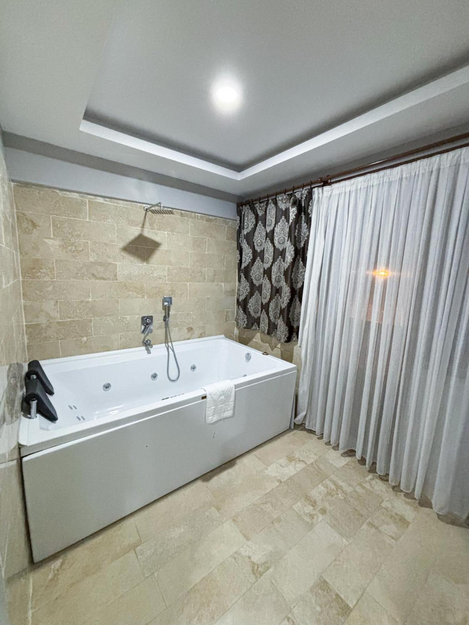 Whitestone Hotel Nevşehir Bagian luar foto